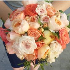 Букет невесты из пионовидной розы "Персик"