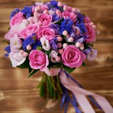 Букет невесты из роз "Малиновый"