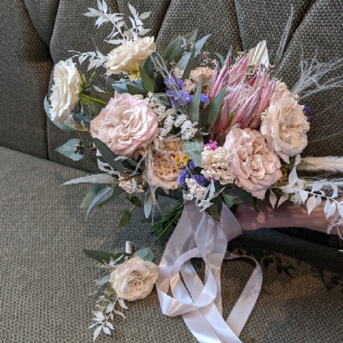 Букет невесты из экзотических цветов "Вызов"